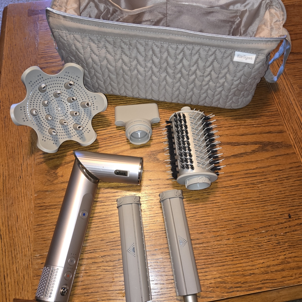 Shark Hair Styling Tool with Attachments